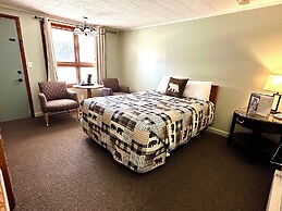 White Mountain Motel And Cottages