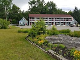 White Mountain Motel And Cottages