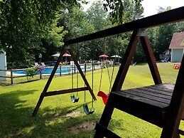 White Mountain Motel And Cottages