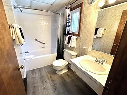 White Mountain Motel And Cottages