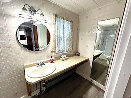 White Mountain Motel And Cottages