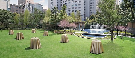 The St. Regis Shanghai Jingan