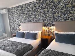Diaz Hotel & Resort