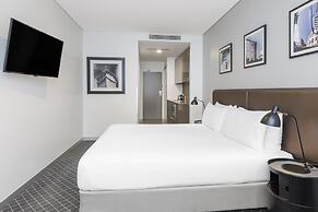 Holiday Inn & Suites Sydney Bondi Junction, an IHG Hotel