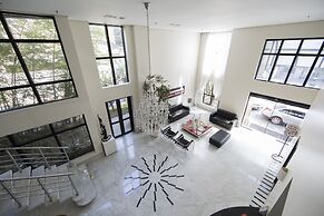 Tsue The Palace Flat