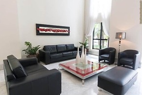 Tsue The Palace Flat