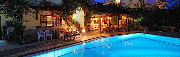 Maria Lambis Apartments