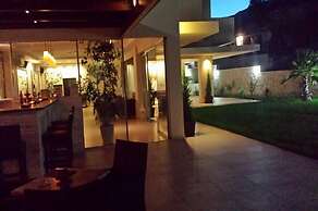 Maria Lambis Apartments