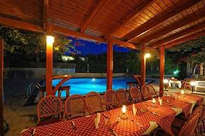 Maria Lambis Apartments