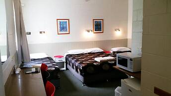 A & A Lodge Motel Emerald