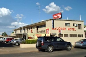 A & A Lodge Motel Emerald