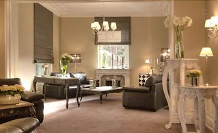 LE H - Hôtel & Restaurant