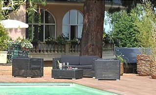 LE H - Hôtel & Restaurant