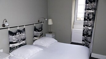LE H - Hôtel & Restaurant