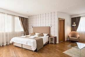 Hotel Alpha