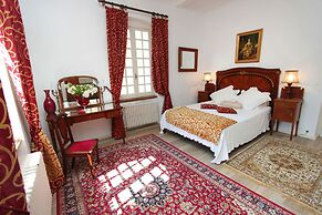VILLA AIMEE LUXURY APARTMENTS WITH HEATED POOL