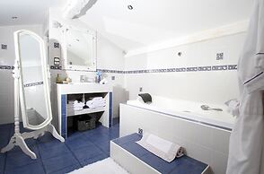 VILLA AIMEE LUXURY APARTMENTS WITH HEATED POOL
