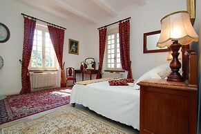 VILLA AIMEE LUXURY APARTMENTS WITH HEATED POOL
