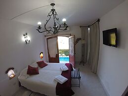 Hotel Portal del Santo