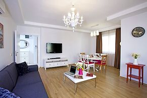 The Room Hotel & Apartments
