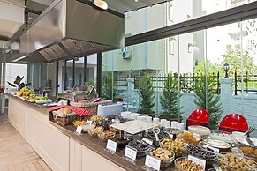 The Room Hotel & Apartments