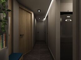 The Room Hotel & Apartments