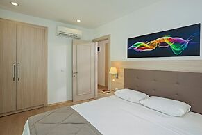 The Room Hotel & Apartments