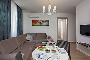 The Room Hotel & Apartments