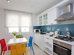 The Room Hotel & Apartments