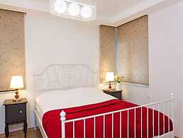 The Room Hotel & Apartments