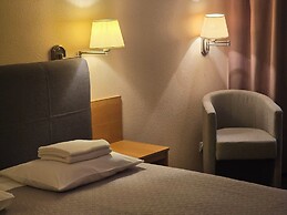 Hotel Yes