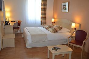 BRIT HOTEL CHATEAUDUN