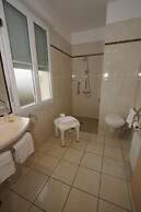 BRIT HOTEL CHATEAUDUN