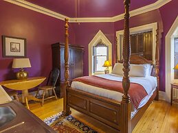Chipman Hill Suites on Sydney