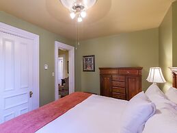 Chipman Hill Suites on Sydney