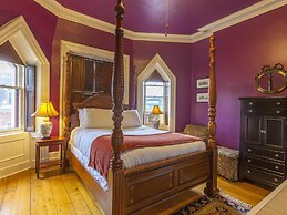 Chipman Hill Suites on Sydney