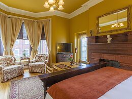 Chipman Hill Suites on Sydney
