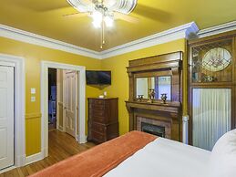 Chipman Hill Suites on Sydney