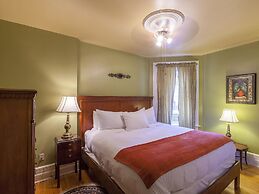 Chipman Hill Suites on Sydney