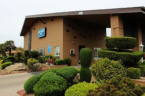 Rodeway Inn Near University-Gateway to Yosemite