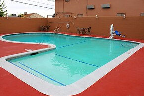 Rodeway Inn Near University-Gateway to Yosemite