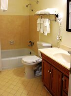 Rodeway Inn Near University-Gateway to Yosemite