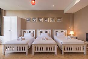 Feung Nakorn Balcony Rooms and Cafe