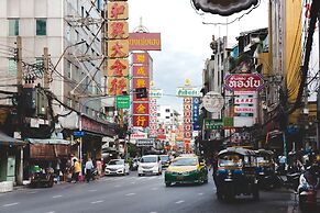 Feung Nakorn Balcony Rooms and Cafe