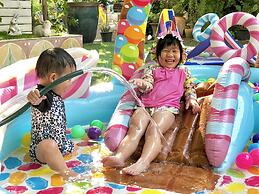 Feung Nakorn Balcony Rooms and Cafe