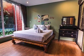 Feung Nakorn Balcony Rooms and Cafe