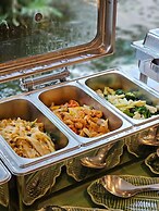 Feung Nakorn Balcony Rooms and Cafe