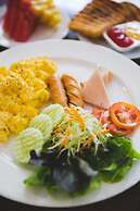 Feung Nakorn Balcony Rooms and Cafe