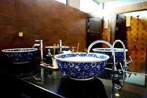 Feung Nakorn Balcony Rooms and Cafe