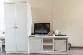 Feung Nakorn Balcony Rooms and Cafe